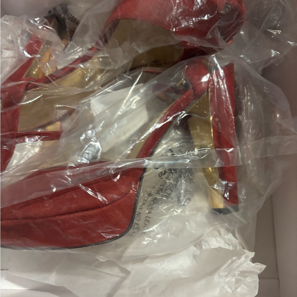 Michael Kors Cherry Claire Sandal - Picture 3 of 6